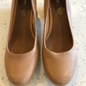 Toms Leather pumps